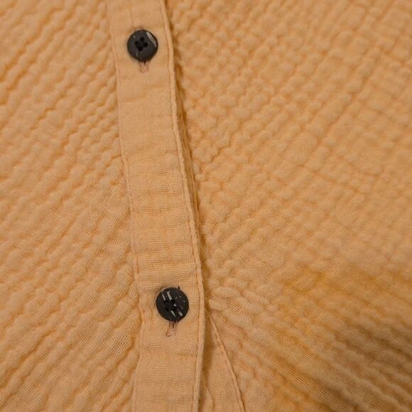 Soft surroundings textured blouse size small. - Picture 6 of 8